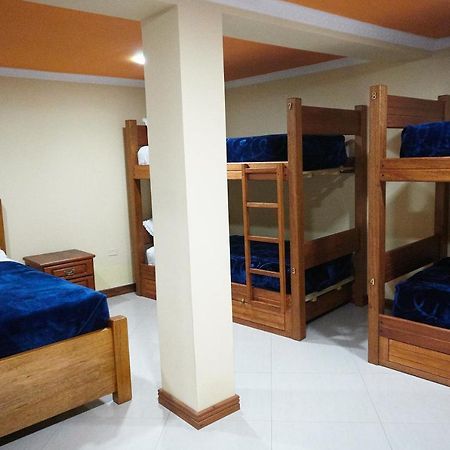 Community Hostel אלאוסי מראה חיצוני תמונה