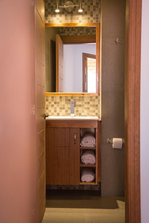Community Hostel אלאוסי מראה חיצוני תמונה