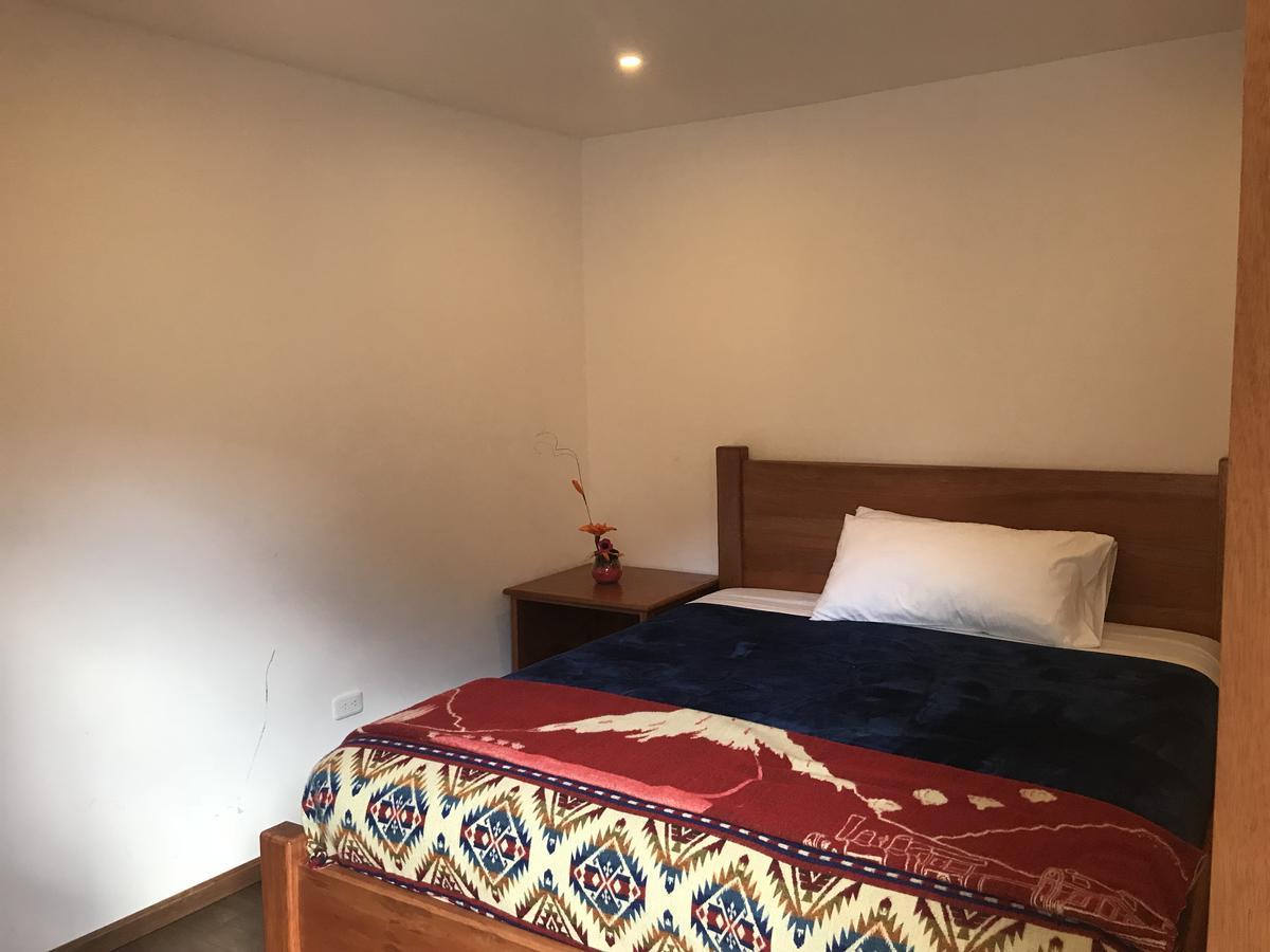 Community Hostel אלאוסי מראה חיצוני תמונה